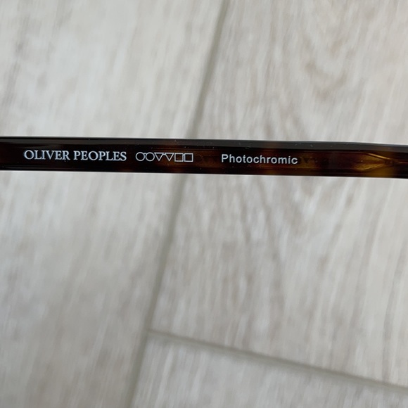 OLIVER PEOPLES - Picture 3 of 5